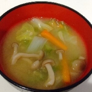 ☆しめじと野菜のお味噌汁☆